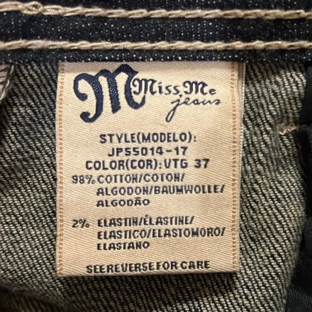 Miss Me Women’s Distressed Boot Cut Jeans
Size 31 x 30 - Picture 9 of 10